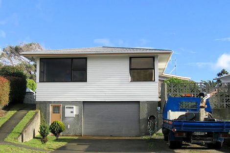 Photo of property in 16 Chums Road, Paraparaumu Beach, Paraparaumu, 5032