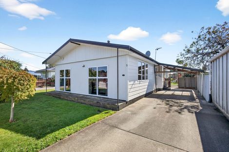 Photo of property in 2 Philip Street, Carterton, 5713