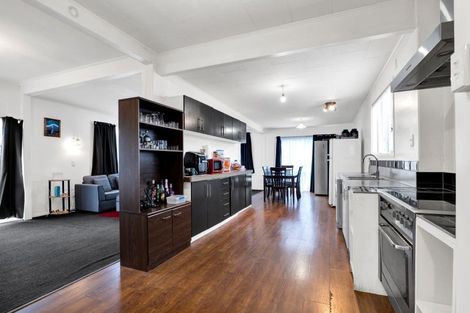 Photo of property in 15a Queens Road, Glen Avon, New Plymouth, 4312