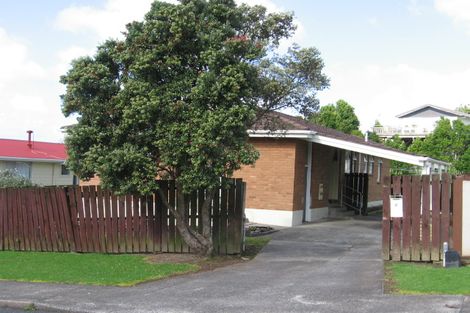 Photo of property in 6 Reverie Place, Massey, Auckland, 0614