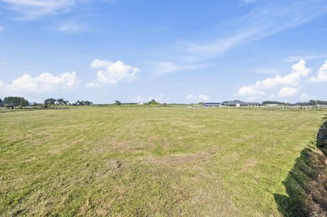 Photo of property in 16 Mowhia Grove, Waitarere, Levin, 5510