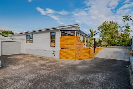 Photo of property in 2/21 Rapallo Place, Farm Cove, Auckland, 2012