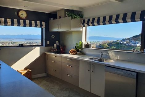 Photo of property in 98 Arapiki Road, Stoke, Nelson, 7011