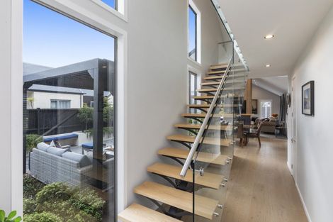Photo of property in 18 Millpond Place, Parklands, Christchurch, 8083