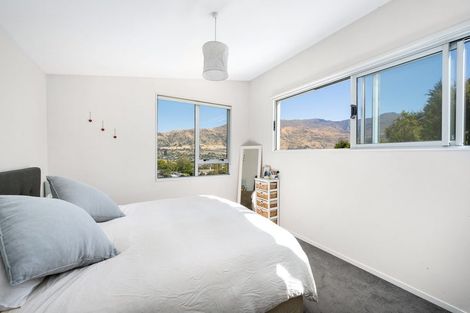 Photo of property in 17 Hillview Place, Wanaka, 9305