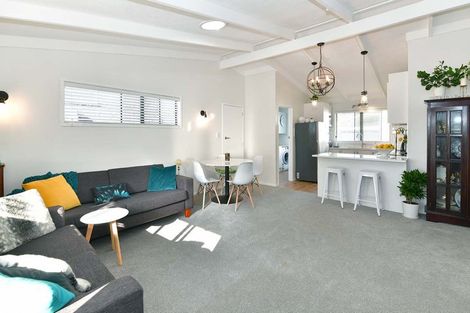 Photo of property in 19b Albatross Road, Red Beach, 0932