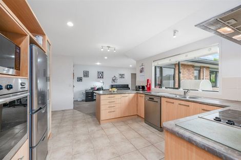 Photo of property in 9 Zeus Avenue, Henderson, Auckland, 0612