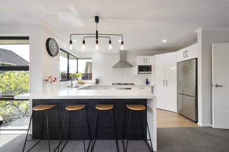 Photo of property in 11 Geneva Terrace, Kelvin Grove, Palmerston North, 4414