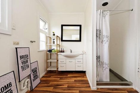 Photo of property in 4/54 View Road, Henderson, Auckland, 0612