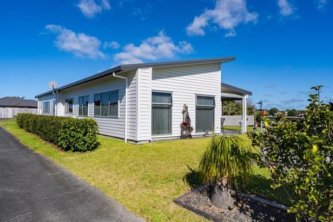 Photo of property in 9 Kamahi Place, One Tree Point, 0118