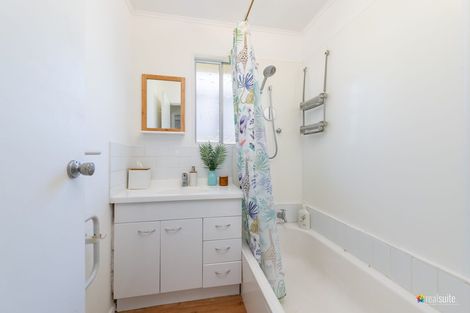 Photo of property in 14 Vista Crescent, Maoribank, Upper Hutt, 5018