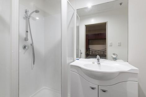 Photo of property in Atrium Apartments, 2h/154 The Terrace, Wellington Central, Wellington, 6011