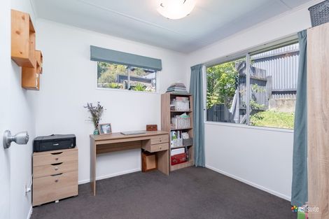 Photo of property in 14 Vista Crescent, Maoribank, Upper Hutt, 5018