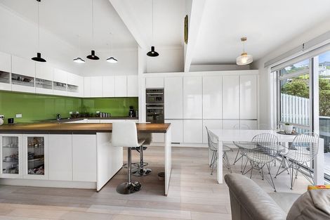 Photo of property in 8 Pari Tai Way, Houghton Bay, Wellington, 6023