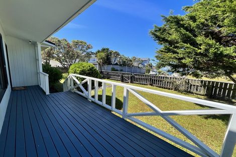 Photo of property in 31 Sunhaven Drive, Newlands, Wellington, 6037