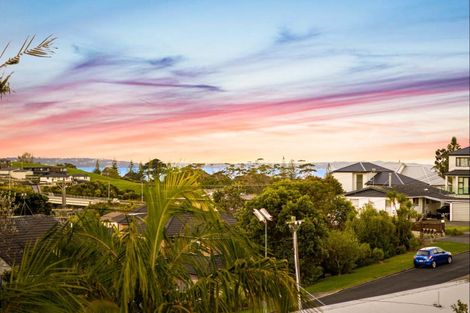 Photo of property in 1/22 Manuwai Road, Torbay, Auckland, 0630