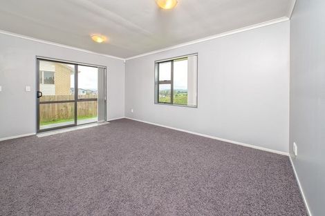 Photo of property in 8 Kokako Rise, Papakura, 2110