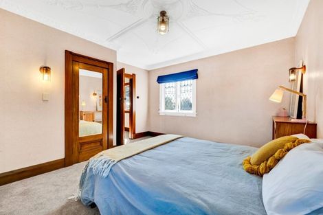 Photo of property in 6 Ridge Lane, New Plymouth, 4310