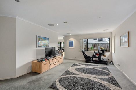 Photo of property in 60 Cabeleigh Drive, Helensville, 0800