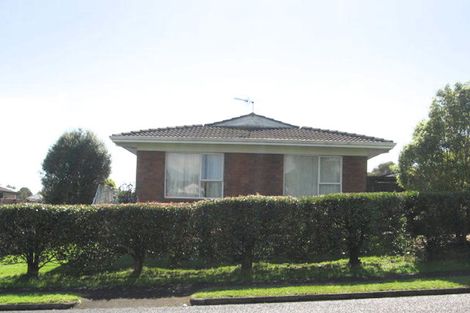 Photo of property in 2/32 Highland Park Drive, Highland Park, Auckland, 2010