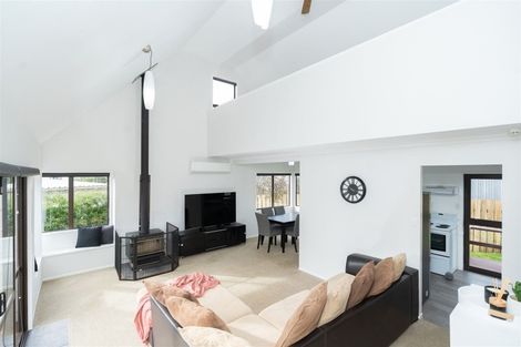 Photo of property in 15 Caulfield Place, Nawton, Hamilton, 3200