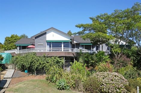 Photo of property in 327 Kaipara Road, Papakura, 2582