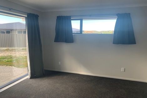 Photo of property in 92 Belgrove Drive, Waipukurau, 4200