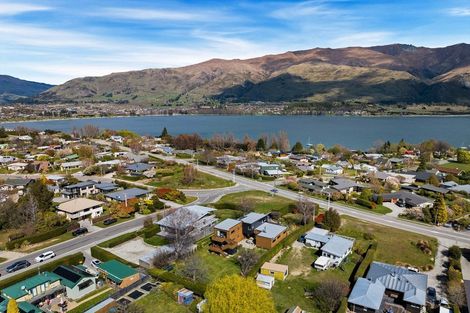 Photo of property in 75 Beacon Point Road, Wanaka, 9305