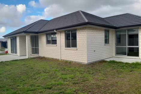 Photo of property in 23 Saint Michael Crescent, One Tree Point, 0118
