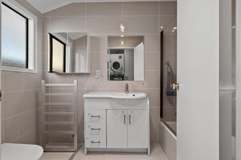 Photo of property in 36a Rollerson Street, Papakura, 2110