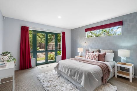 Photo of property in 21 Thornwood Place, Redwood, Christchurch, 8051