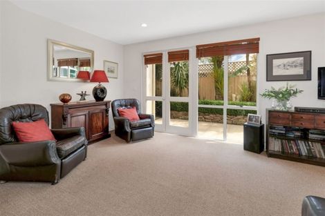 Photo of property in 31 Oakford Close, Riccarton, Christchurch, 8011