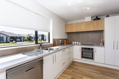 Photo of property in 37 Whitburn Avenue, Halswell, Christchurch, 8025