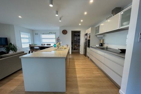 Photo of property in 28 Jabal Crescent, Totara Park, Auckland, 2105