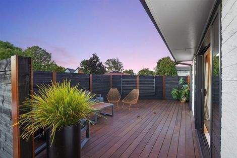 Photo of property in 11 Lombard Place, Avonhead, Christchurch, 8042
