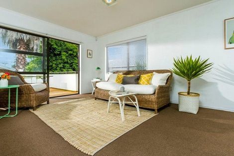 Photo of property in 2/6 Evan Street, Belmont, Auckland, 0622