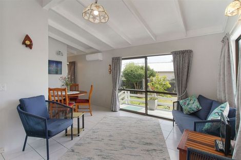 Photo of property in 46 Taihiki Road, Clarks Beach, 2122