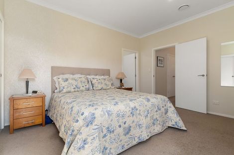 Photo of property in 2 Dixon Street, Carterton, 5713