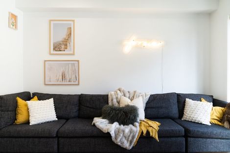 Photo of property in 211 Hobsonville Road, Hobsonville, Auckland, 0618