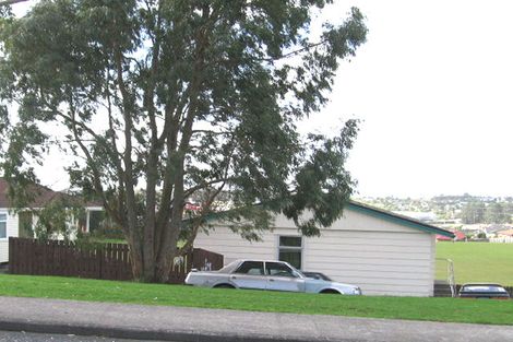 Photo of property in 19 Beauchamp Drive, Massey, Auckland, 0614