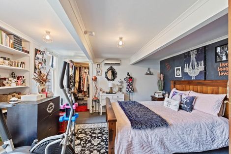 Photo of property in 16 Bulteel Street, New Plymouth, 4310