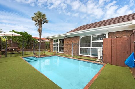 Photo of property in 2/56 Great South Road, Papatoetoe, Auckland, 2025