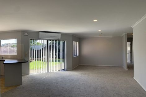 Photo of property in 6 Fleetwood Drive, Henderson, Auckland, 0612