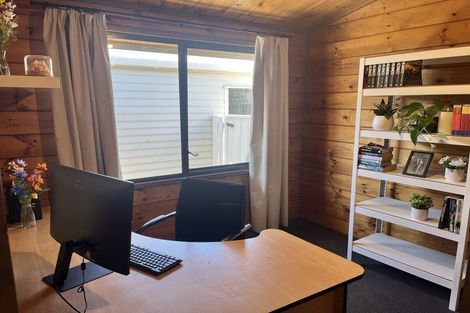 Photo of property in 41 Riversdale Drive, Merrilands, New Plymouth, 4312