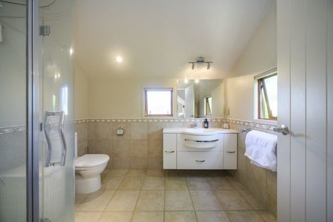 Photo of property in 17 Montgomery Terrace, Hokowhitu, Palmerston North, 4410