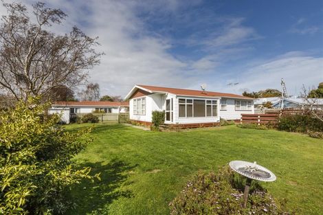 Photo of property in 8 Walker Crescent, Bulls, 4818