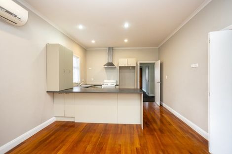 Photo of property in 198 Riccarton Road, Riccarton, Christchurch, 8041