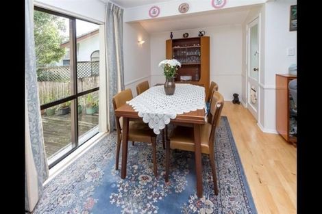 Photo of property in 6 Orinda Close, Botany Downs, Auckland, 2010