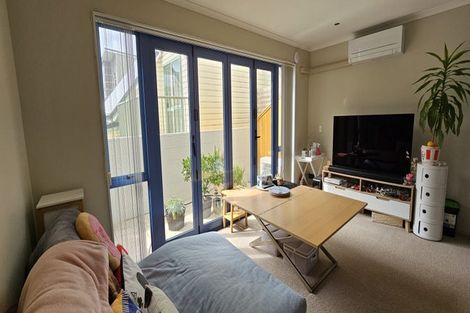 Photo of property in 4/129 The Parade, Island Bay, Wellington, 6023