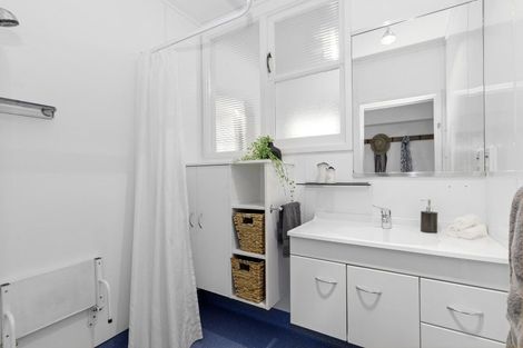 Photo of property in 214 Waddington Drive, Naenae, Lower Hutt, 5011